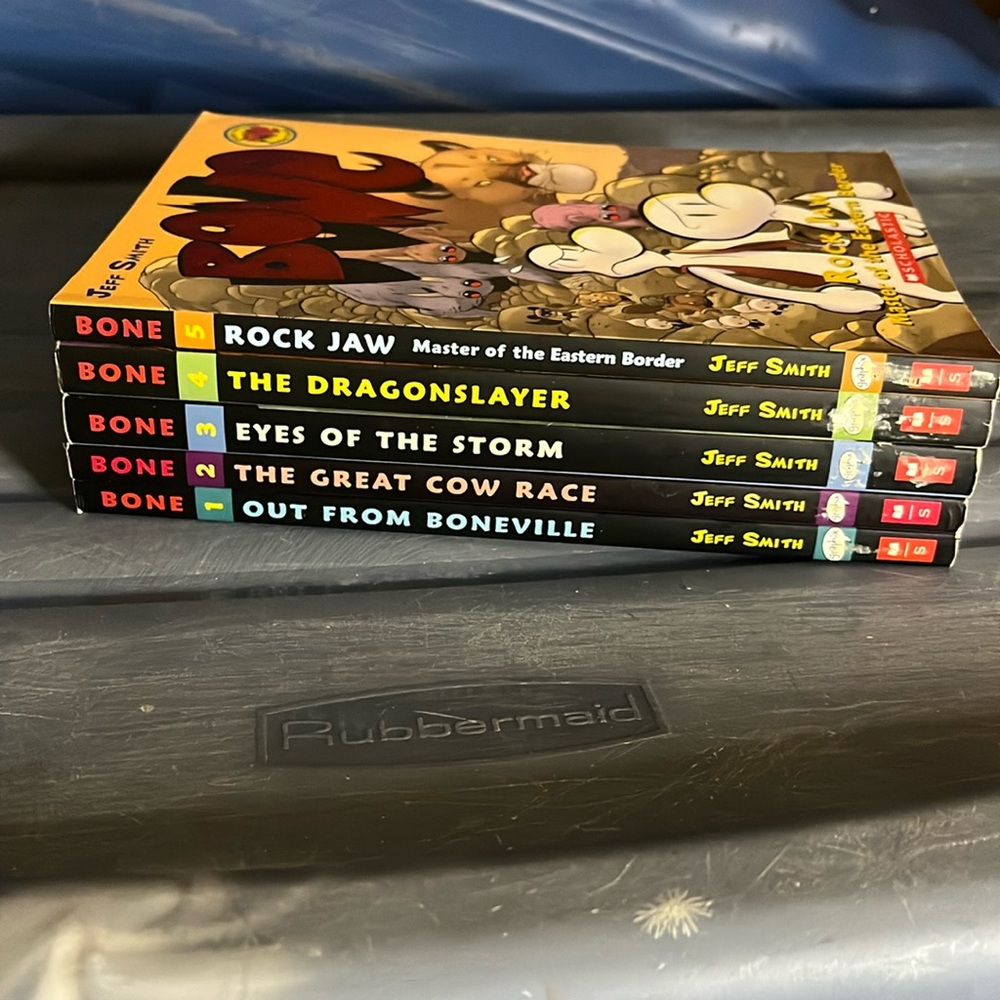 😄Bone series 2005 Jeff Smith 1-5 books medium cover